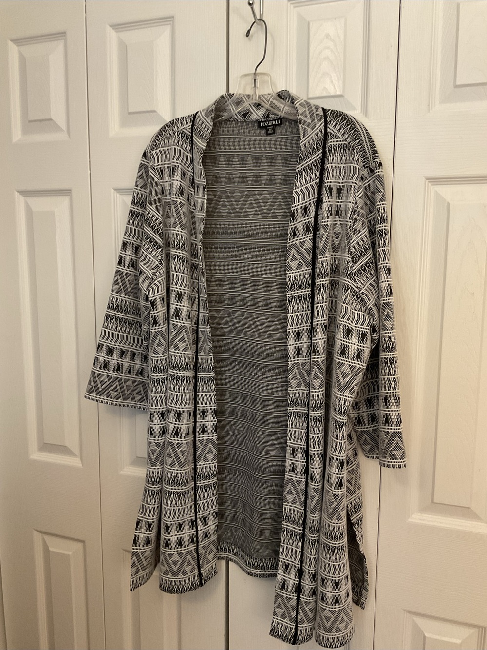 Roz & Ali Black and White Striped Geometric Cardigan